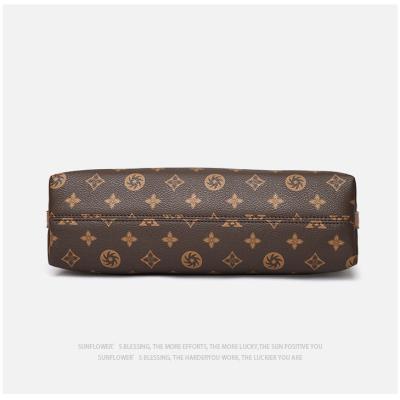 2025 new fashion trend shoulder bag large capacity temperament versatile chain bag soft leather high-quality texture crossbody bag